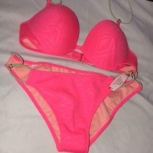 Victoria’s Secret Bikini 👙